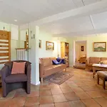 Friesisches Reetdachferienhaus Lejlighed