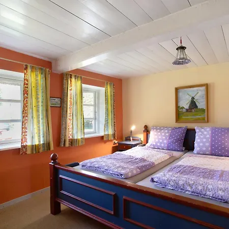 Apartament Friesisches Reetdachferienhaus *