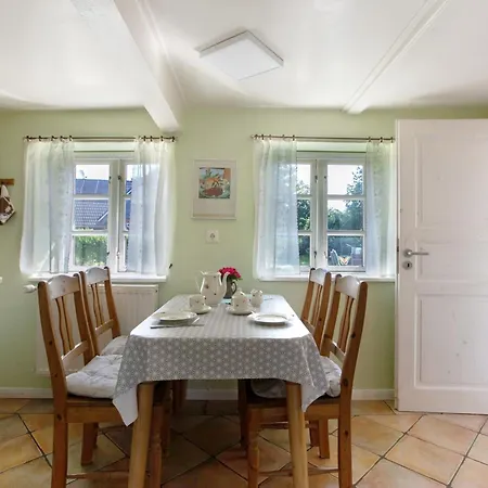 Friesisches Reetdachferienhaus * 보르델룸