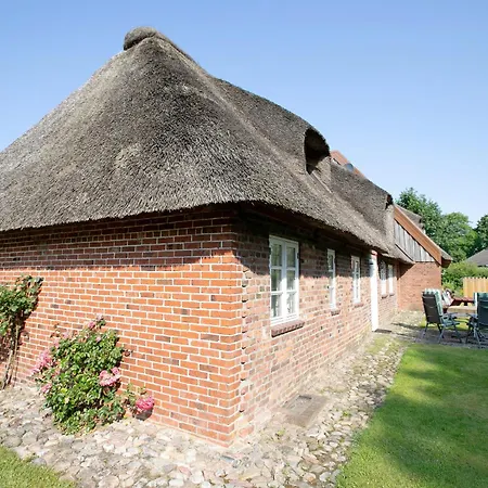 Friesisches Reetdachferienhaus *